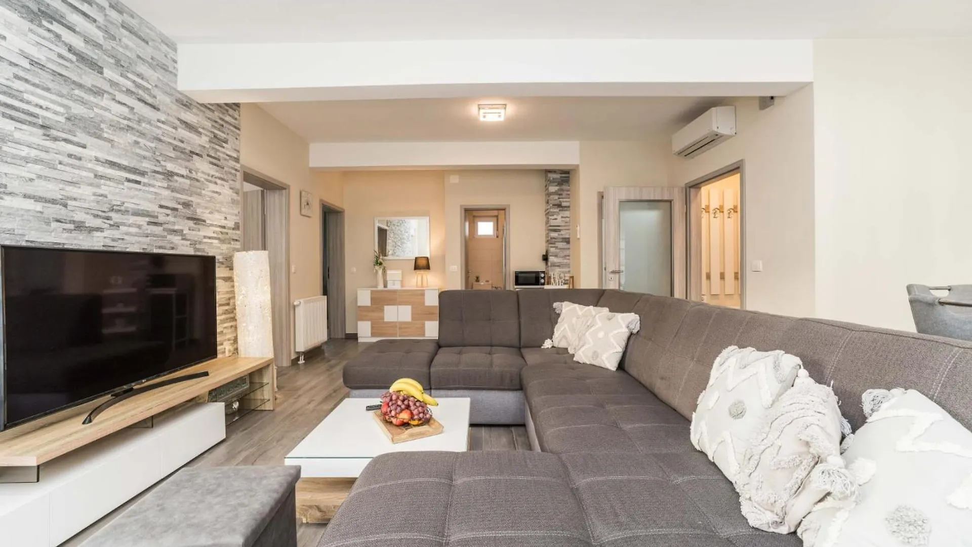 Villa Nicolle Only 50Meters From The Beach - By Ta Leut Agency Privlaka  Privlaka (Zadar)