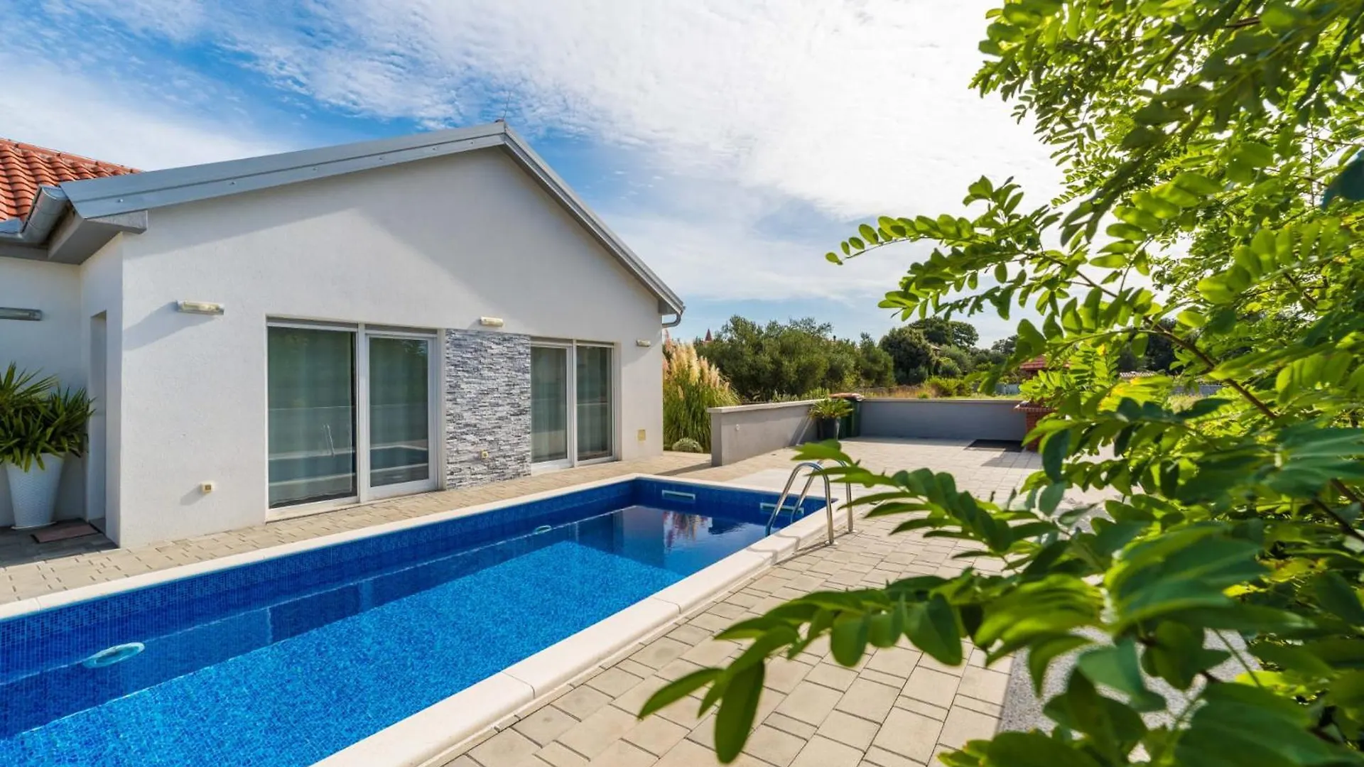 Villa Nicolle Only 50Meters From The Beach - By Ta Leut Agency Privlaka