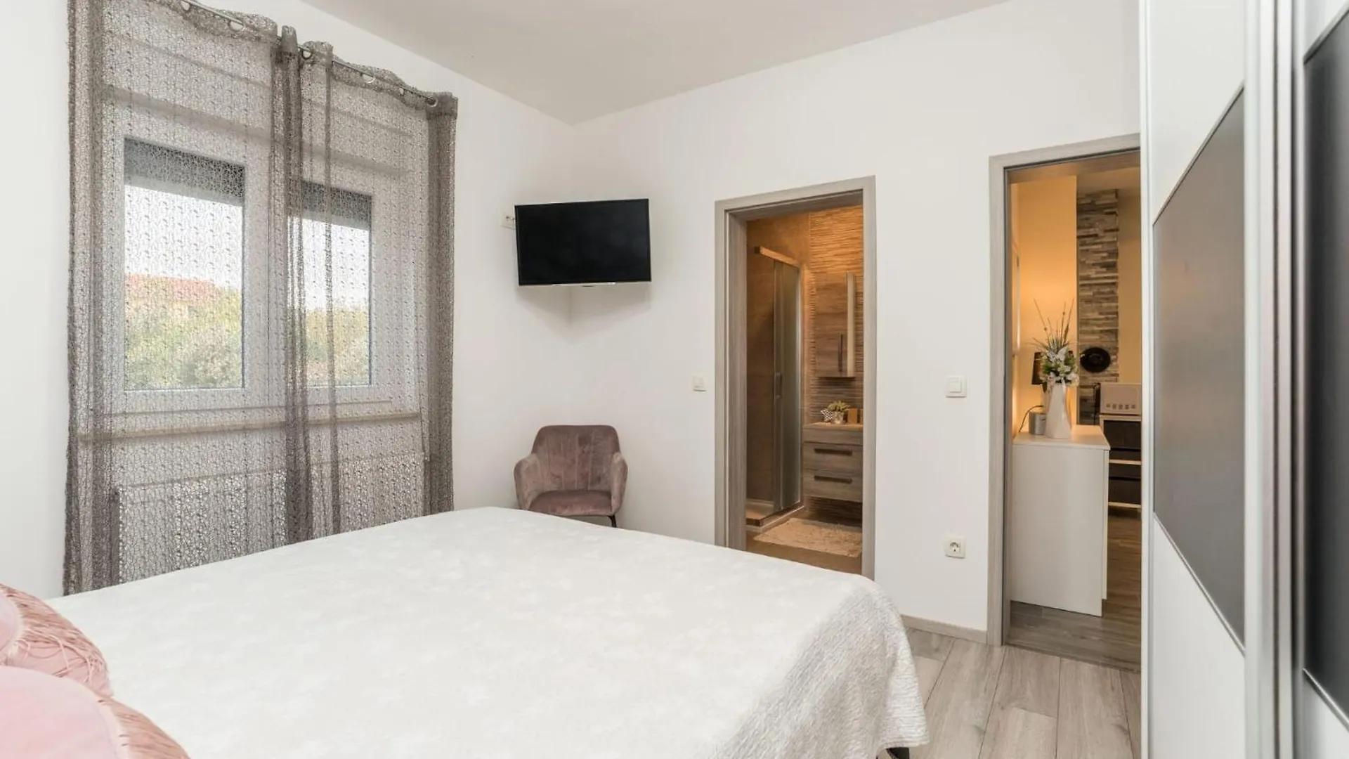 Villa Nicolle Only 50Meters From The Beach - By Ta Leut Agency Privlaka