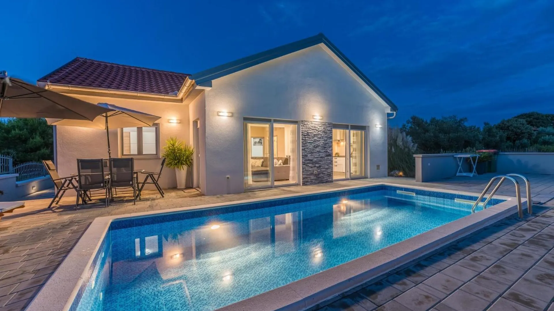 Villa Nicolle Only 50Meters From The Beach - By Ta Leut Agency Privlaka  Privlaka (Zadar)
